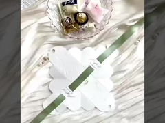 پوشاک هدیه جواهرات کیف های کاغذی چاپی سفارشی 150gsm 210gsm 250gsm ضخامت